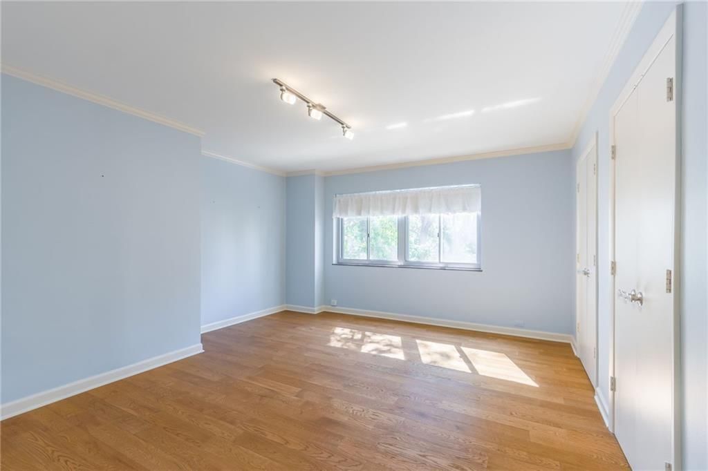 310 W 49th Street — photo 12