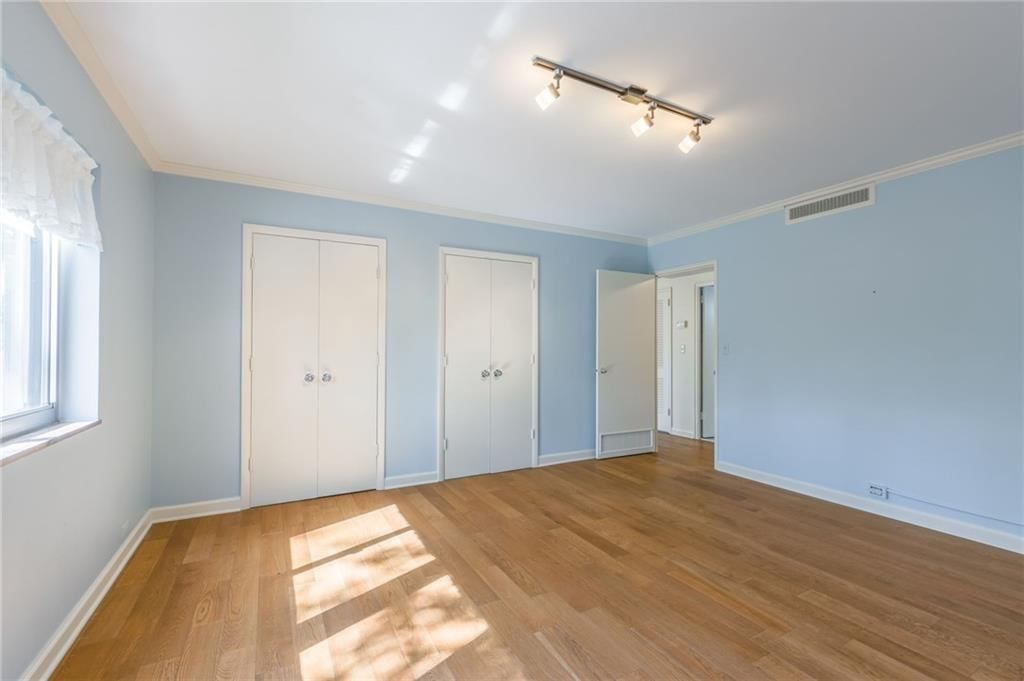 310 W 49th Street — photo 13