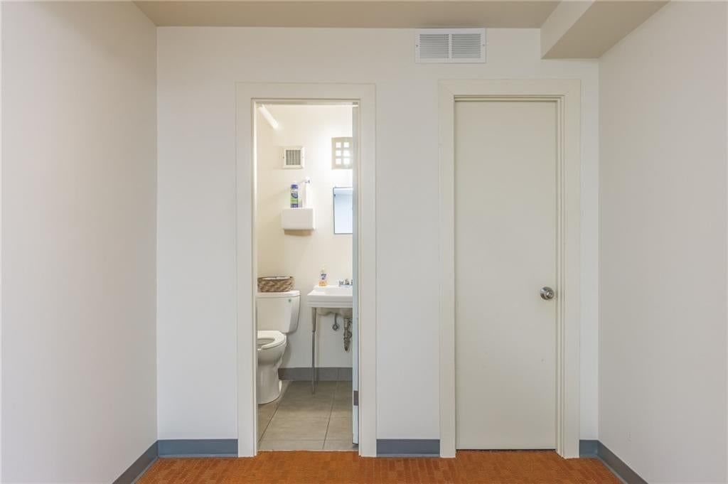 310 W 49th Street — photo 21
