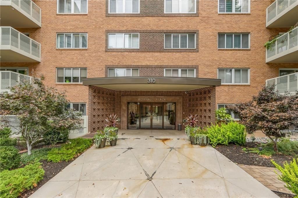 310 W 49th Street — photo 31
