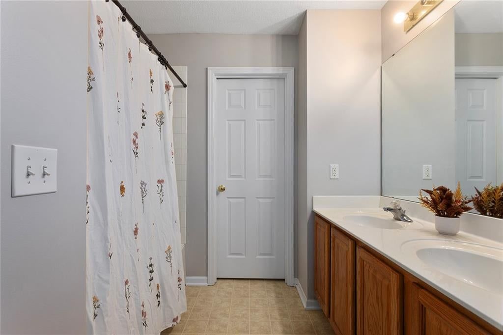 625 Midjay Drive — photo 10