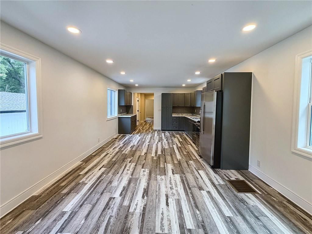 1033 Tenny Avenue — photo 6
