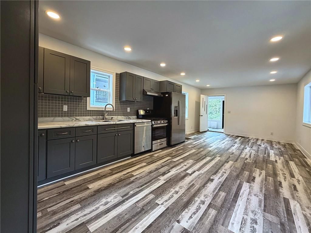 1033 Tenny Avenue — photo 14