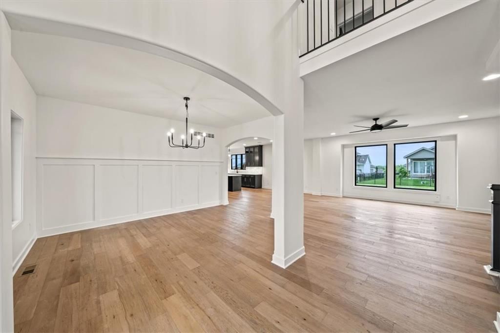 4709 NE Freehold Drive, Lee's Summit, MO: listing photo 3