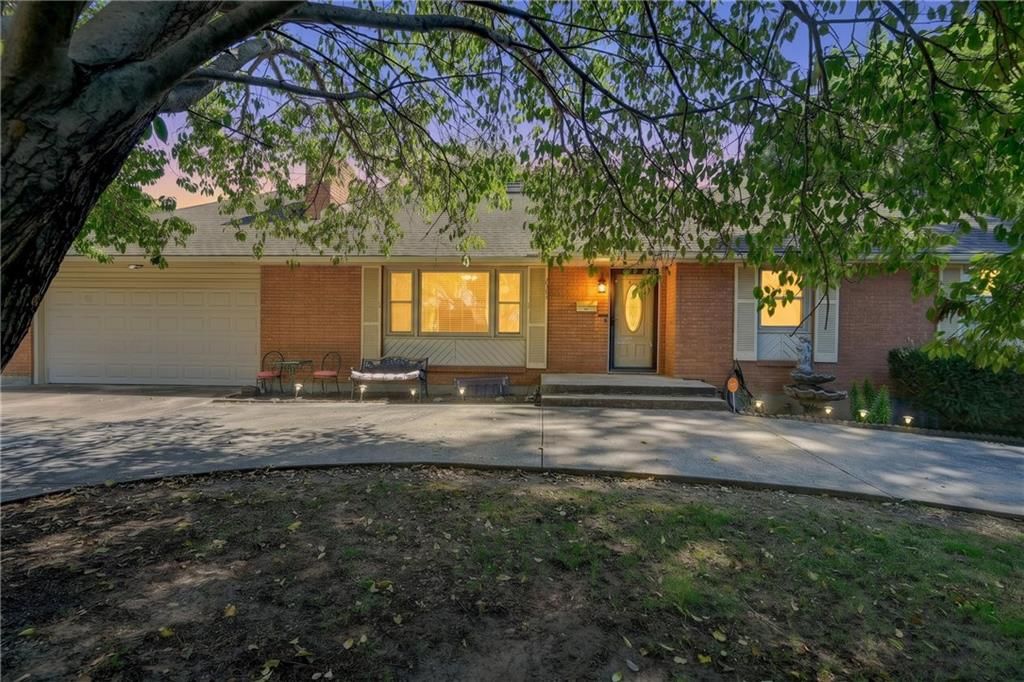 4803 Hedges Avenue, Kansas City, MO: listing photo 3