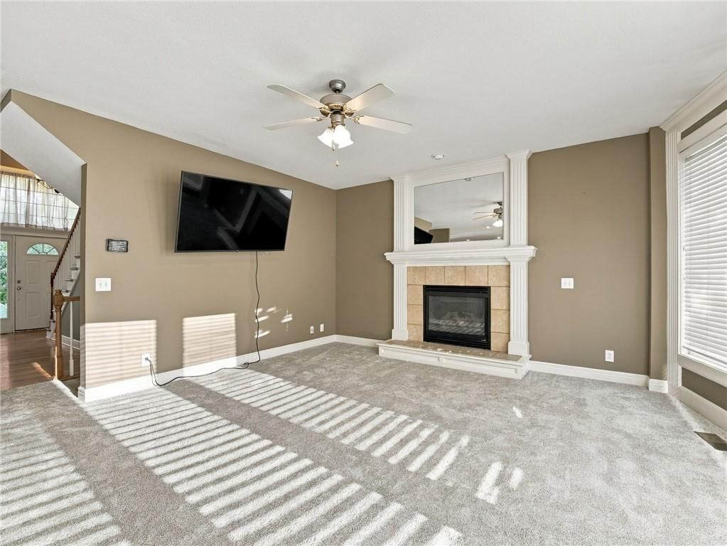 9216 N Manning Avenue, Kansas City, MO