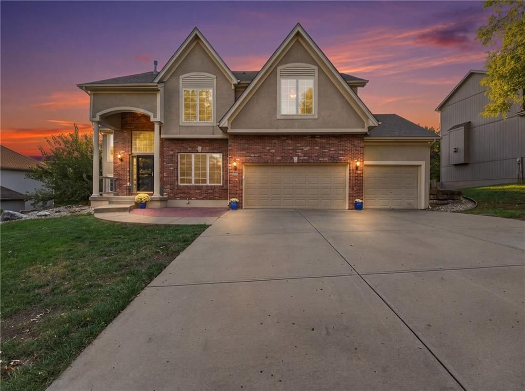 9216 N Manning Avenue, Kansas City, MO: listing photo 2
