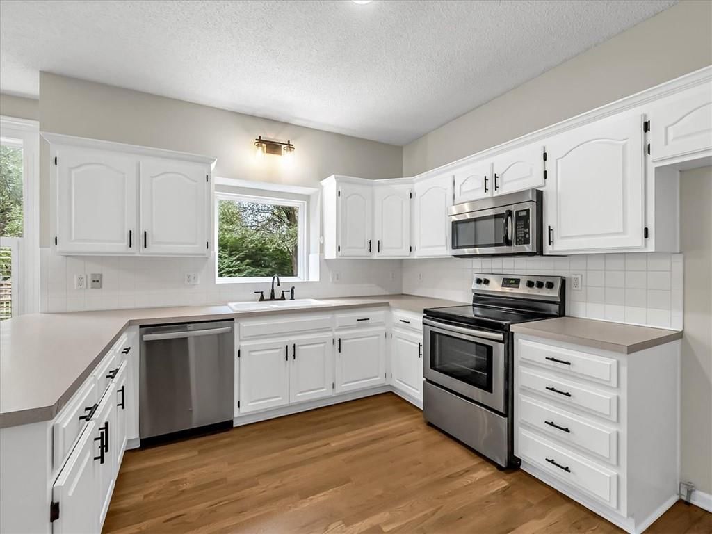 15146 W 153 Terrace — photo 9