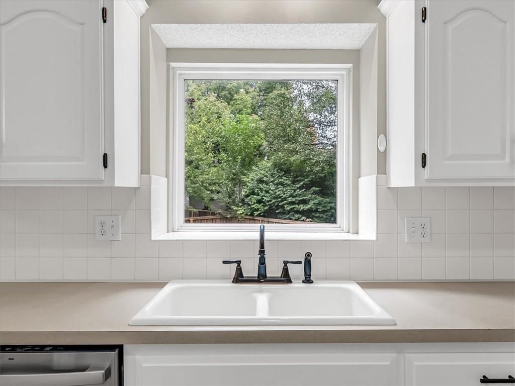 15146 W 153 Terrace — photo 11