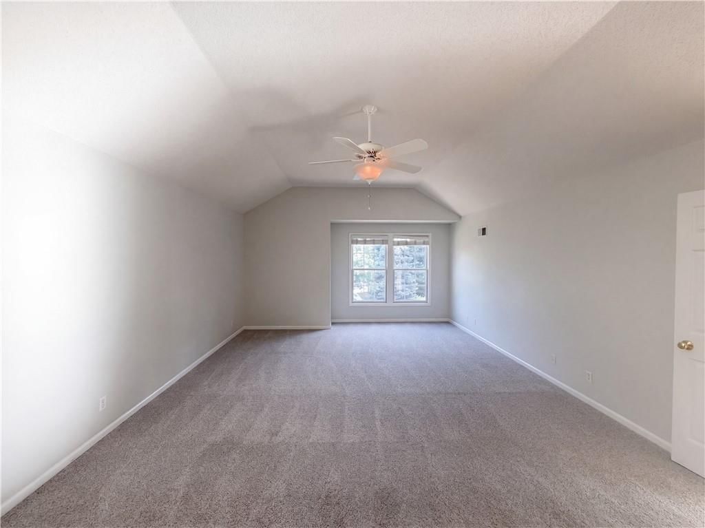 Photo 13 of 22 - 7825 W 143rd Place, Overland Park, KS 66223