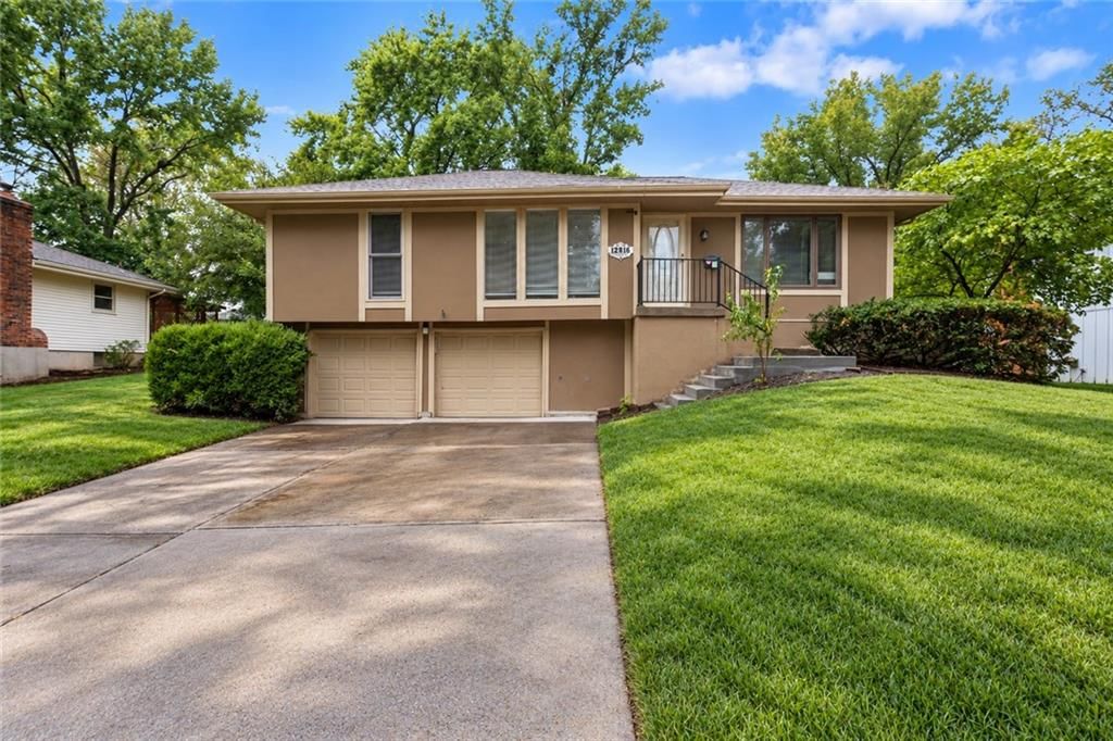 12816 WINCHESTER Avenue — photo 1