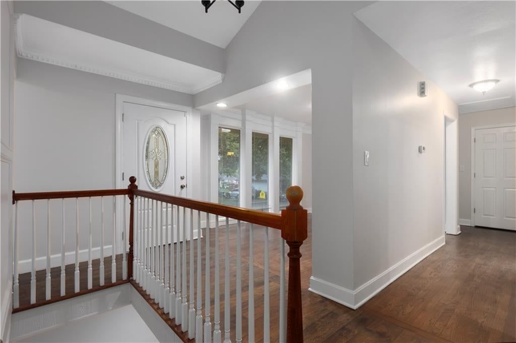 12816 WINCHESTER Avenue — photo 4