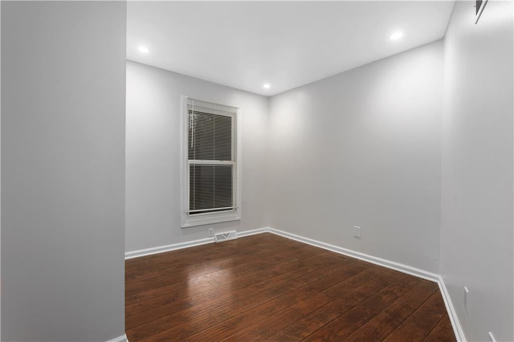 12816 WINCHESTER Avenue — photo 13