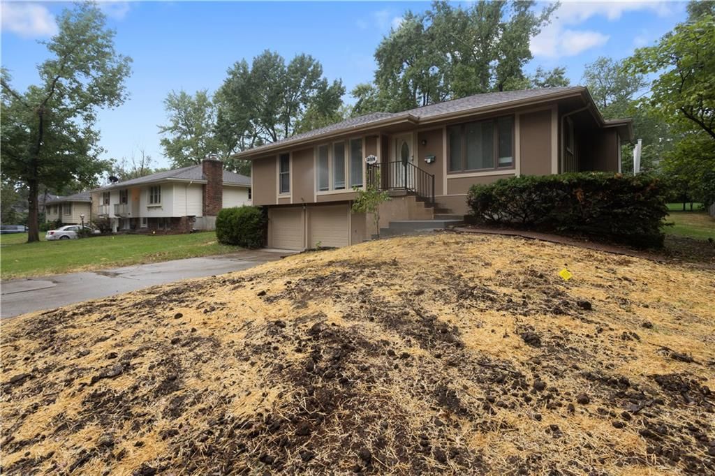 12816 WINCHESTER Avenue — photo 21