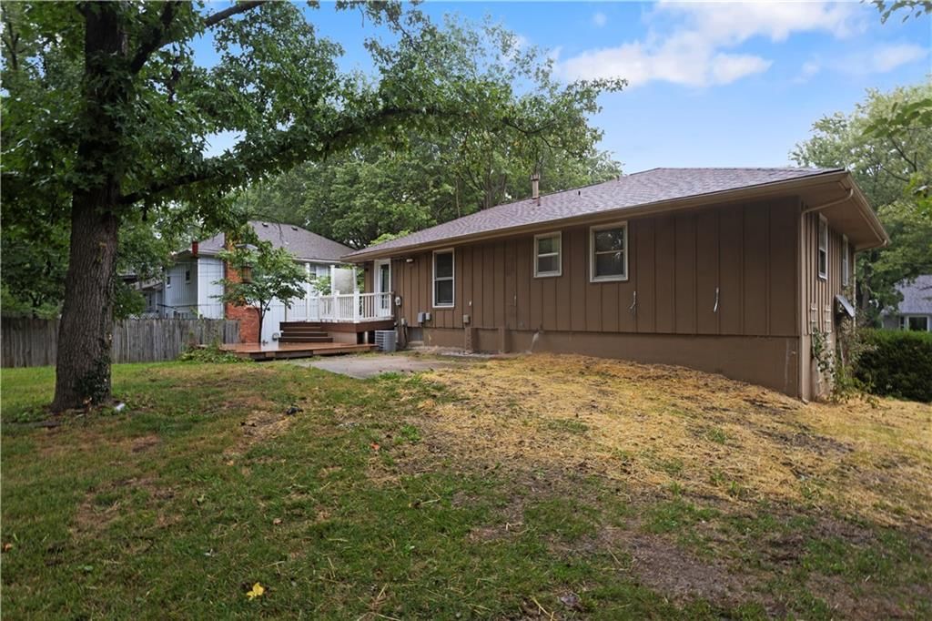 12816 WINCHESTER Avenue — photo 22