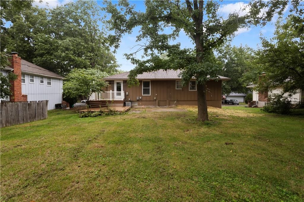12816 WINCHESTER Avenue — photo 23