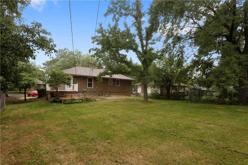 12816 WINCHESTER Avenue — photo 24