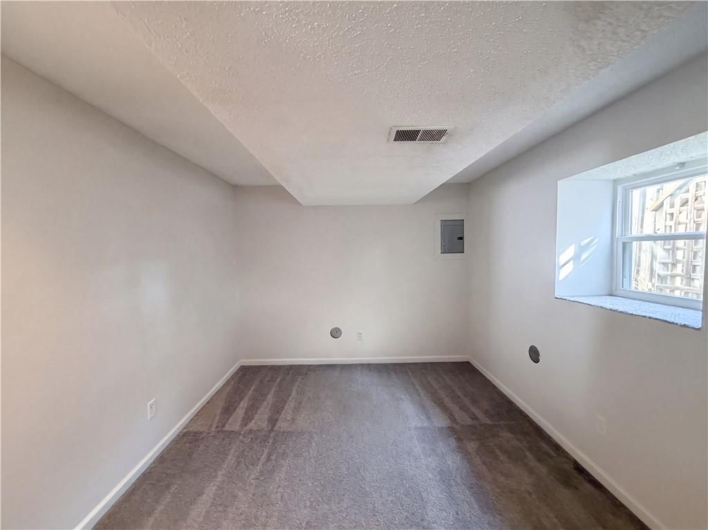 10002 W 86th Street — photo 11