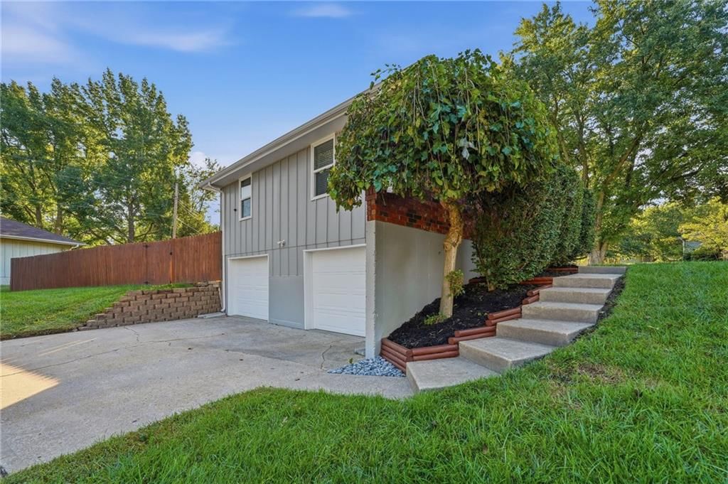 924 SW Speas Drive — photo 3