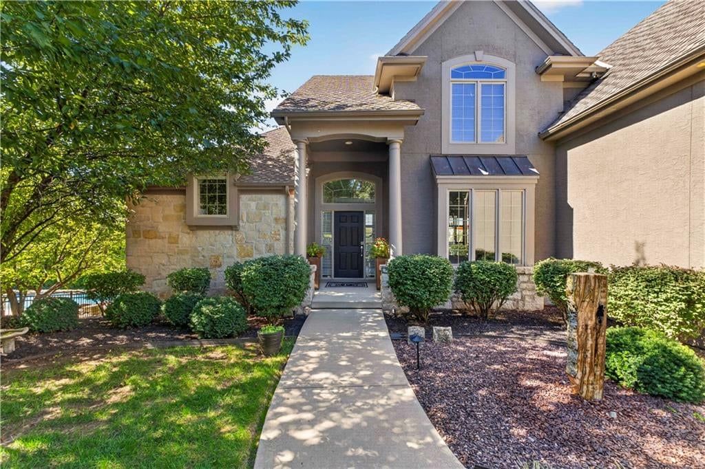 Photo 5 of 76 - 13816 Horton Drive, Overland Park, KS 66223