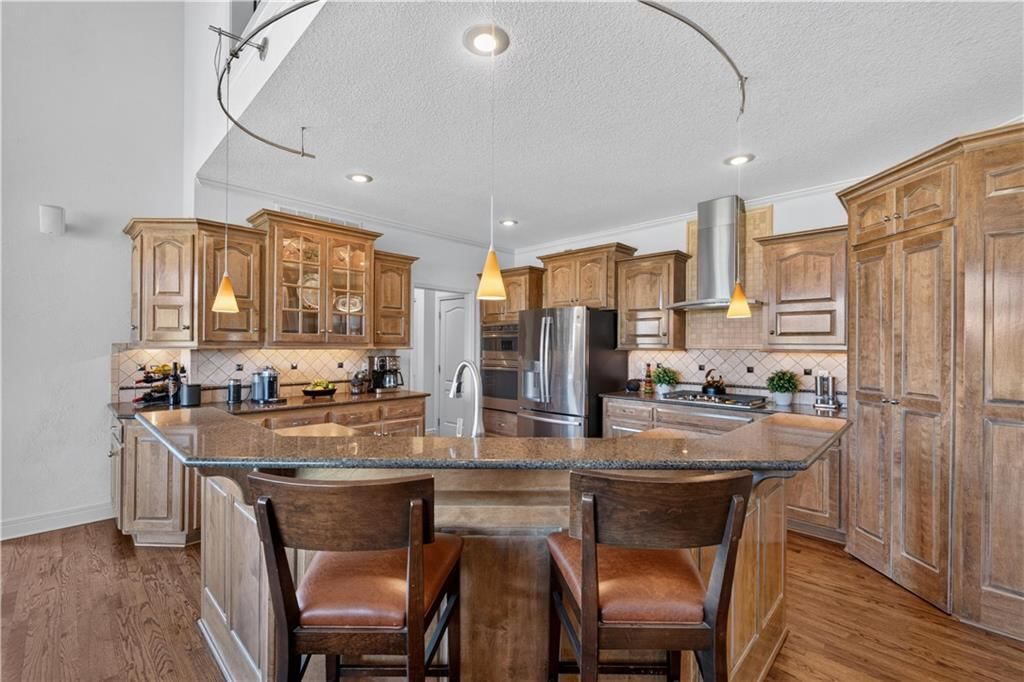 Photo 22 of 76 - 13816 Horton Drive, Overland Park, KS 66223
