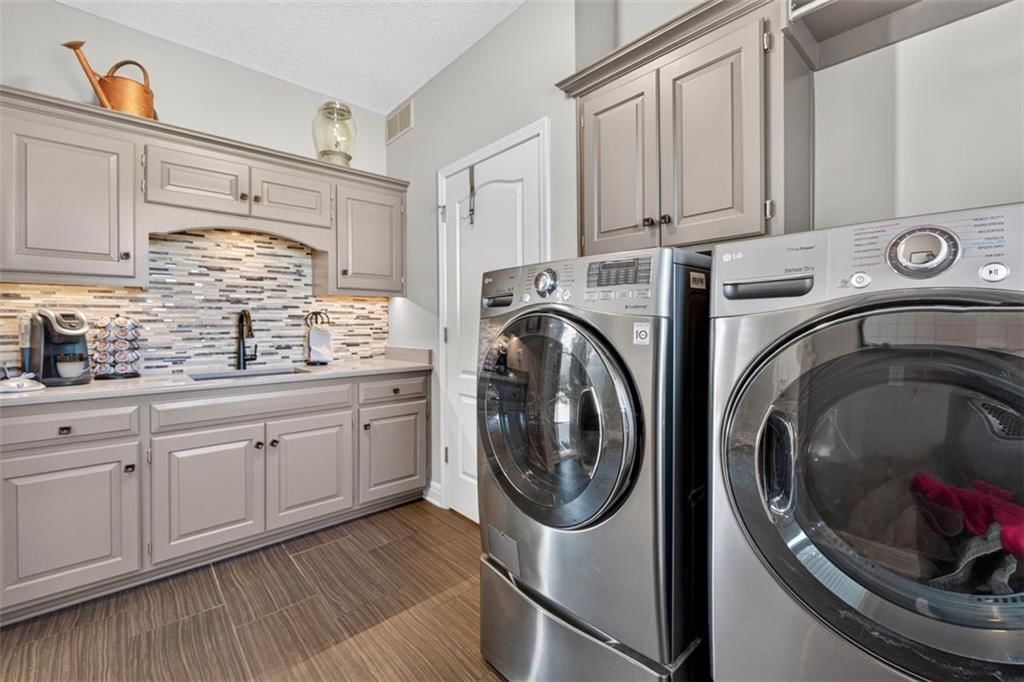 Photo 25 of 76 - 13816 Horton Drive, Overland Park, KS 66223