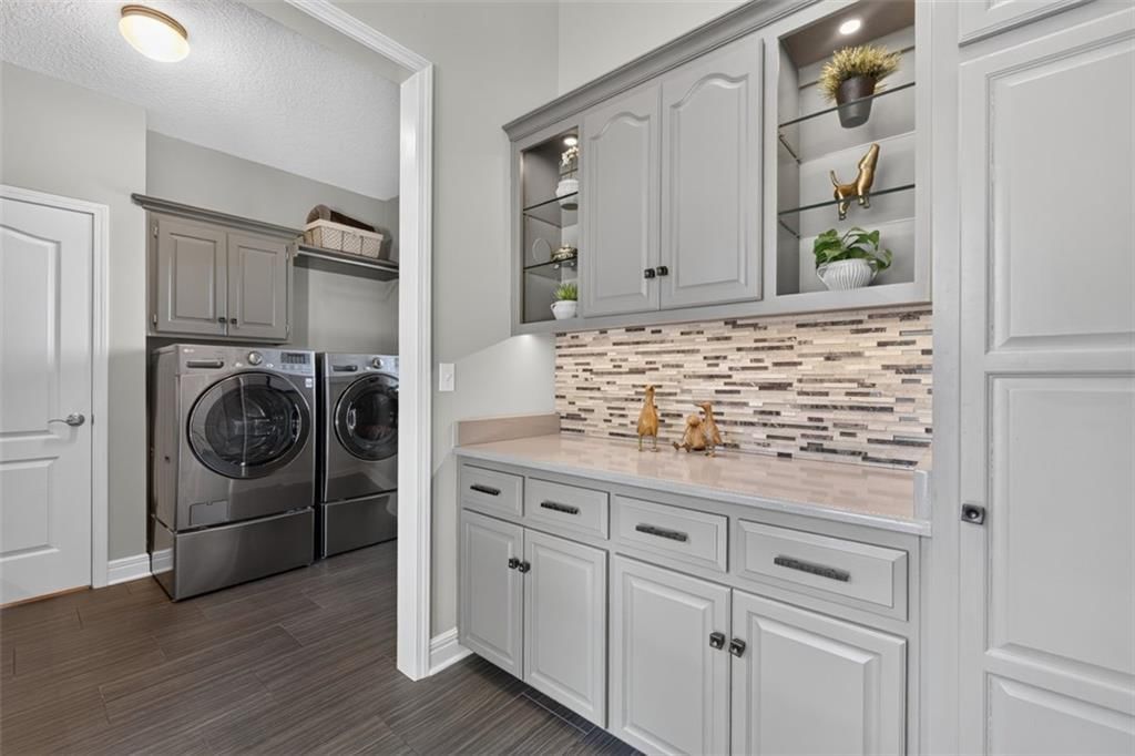 Photo 26 of 76 - 13816 Horton Drive, Overland Park, KS 66223