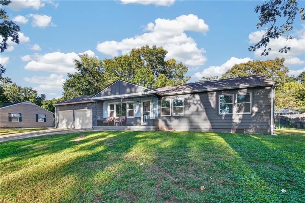 Attached garage at 4515 Crisp Avenue, Kansas City, MO 64133