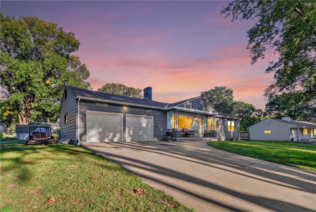 Photo 2 of 29 - 4515 Crisp Avenue, Kansas City, MO 64133
