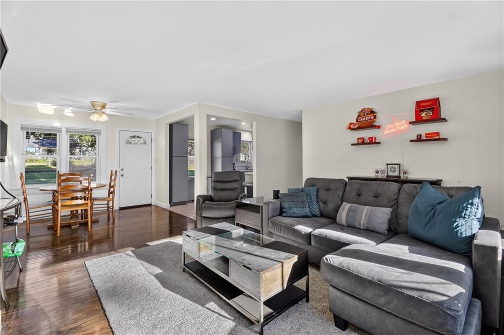 Photo 9 of 29 - 4515 Crisp Avenue, Kansas City, MO 64133