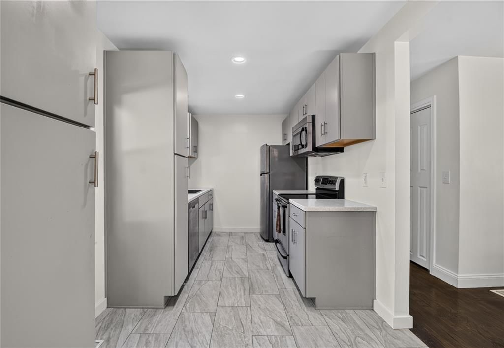 Photo 10 of 29 - 4515 Crisp Avenue, Kansas City, MO 64133