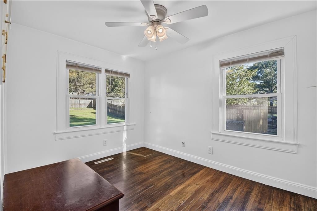 Photo 17 of 29 - 4515 Crisp Avenue, Kansas City, MO 64133