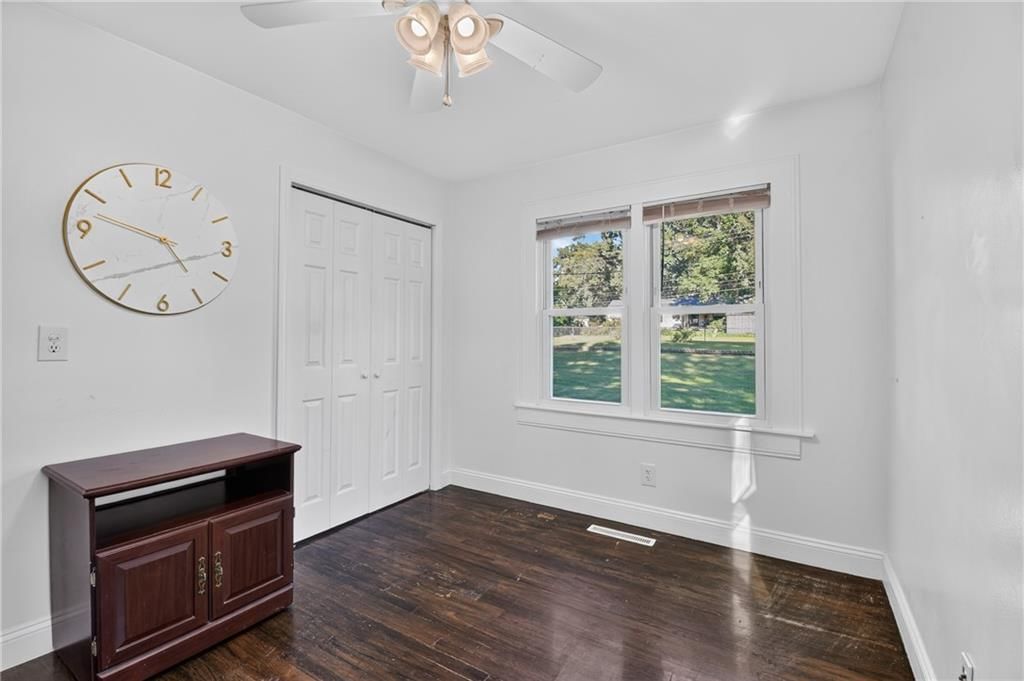 Photo 18 of 29 - 4515 Crisp Avenue, Kansas City, MO 64133