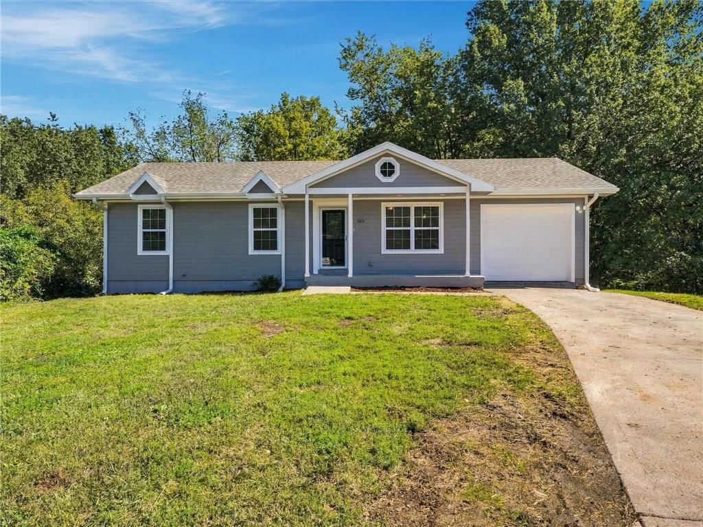 314 E 17th Street, Kearney, MO: listing photo 2