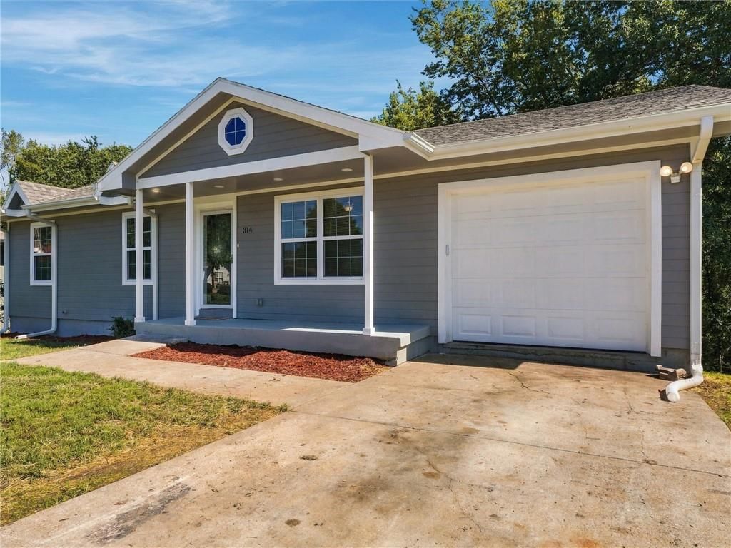314 E 17th Street, Kearney, MO: listing photo 3