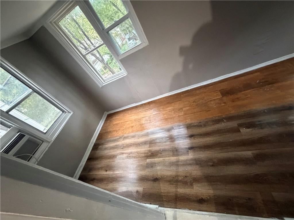 Photo 6 of 7 - 332 Mersington Avenue, Kansas City, MO 64124