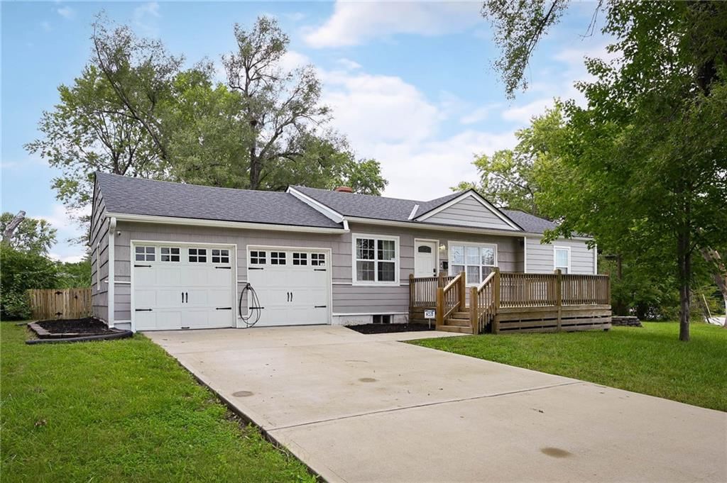 9908 E 81st Street, Raytown, MO: listing photo 2