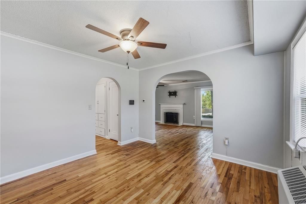 Photo 11 of 40 - 9009 E 68th Street, Raytown, MO 64133