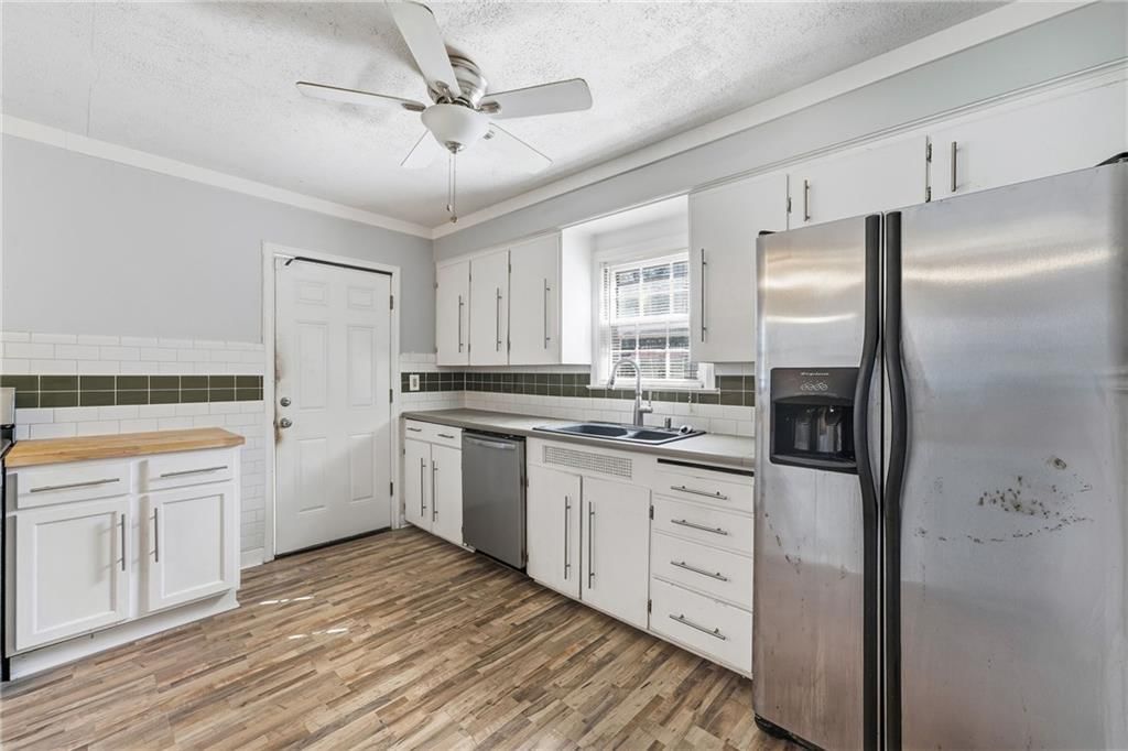 Photo 15 of 40 - 9009 E 68th Street, Raytown, MO 64133