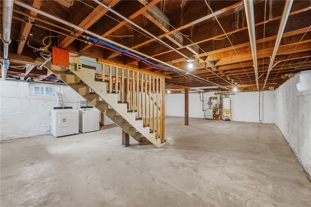 Photo 31 of 40 - 9009 E 68th Street, Raytown, MO 64133