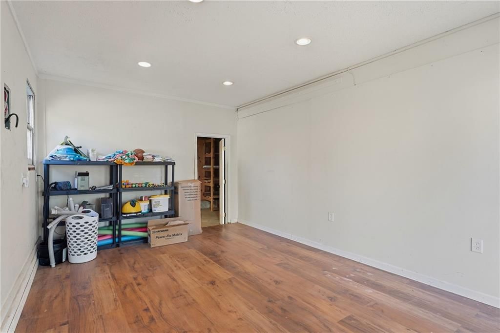 Photo 36 of 40 - 9009 E 68th Street, Raytown, MO 64133
