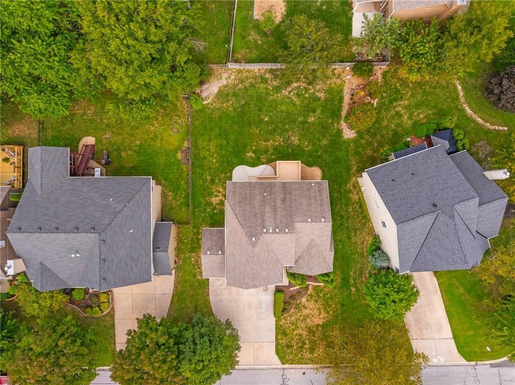 16664 W 155TH Terrace — photo 35