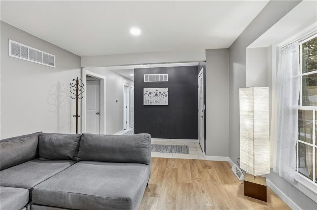 7209 W 54th Street — photo 9