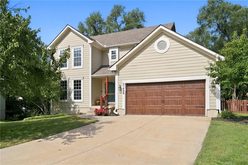 21488 W 121st Terrace, Olathe, KS: listing photo 2