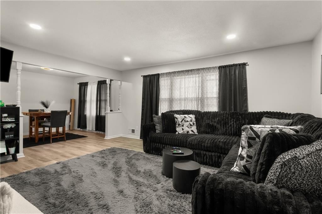 Photo 8 of 17 - 8435 E 56th Terrace, Kansas City, MO 64129