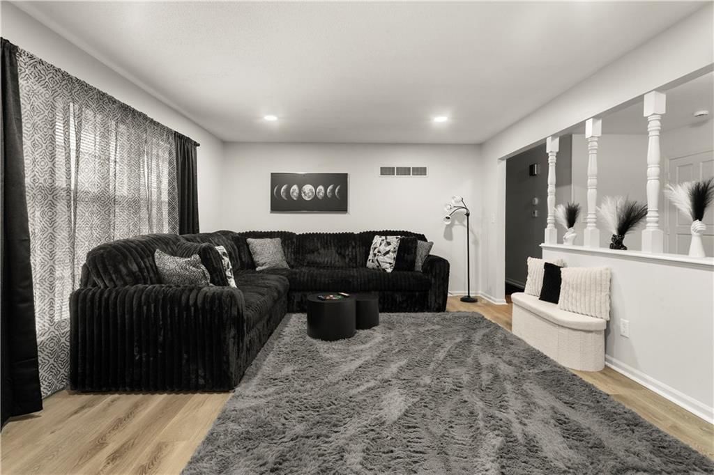 Photo 9 of 17 - 8435 E 56th Terrace, Kansas City, MO 64129