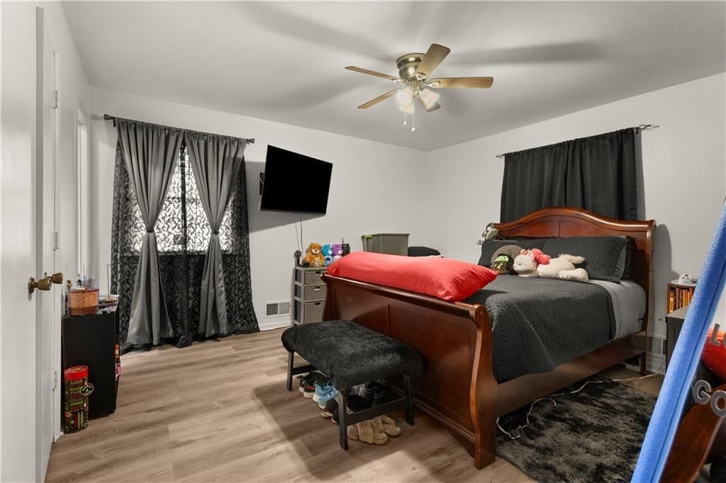 Carpet at 8435 E 56th Terrace, Kansas City, MO 64129
