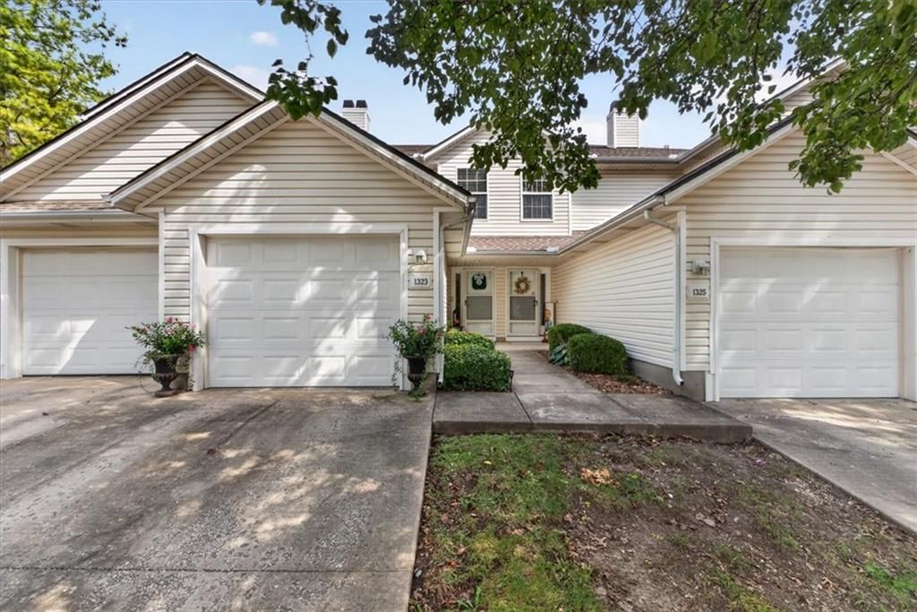 1323 SE Broadway Circle — photo 24