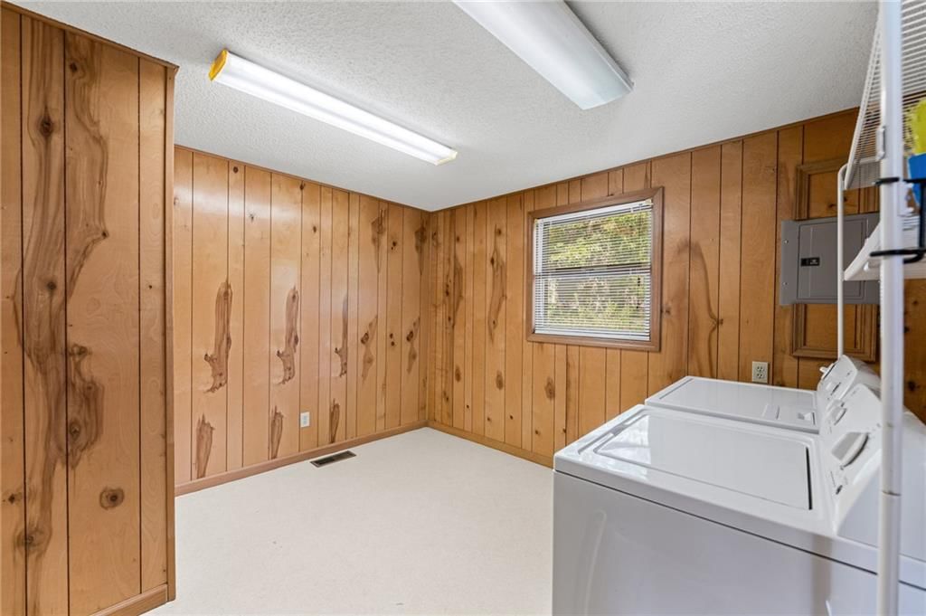 Photo 10 of 23 - 5718 W 75th Terrace, Prairie Village, KS 66208