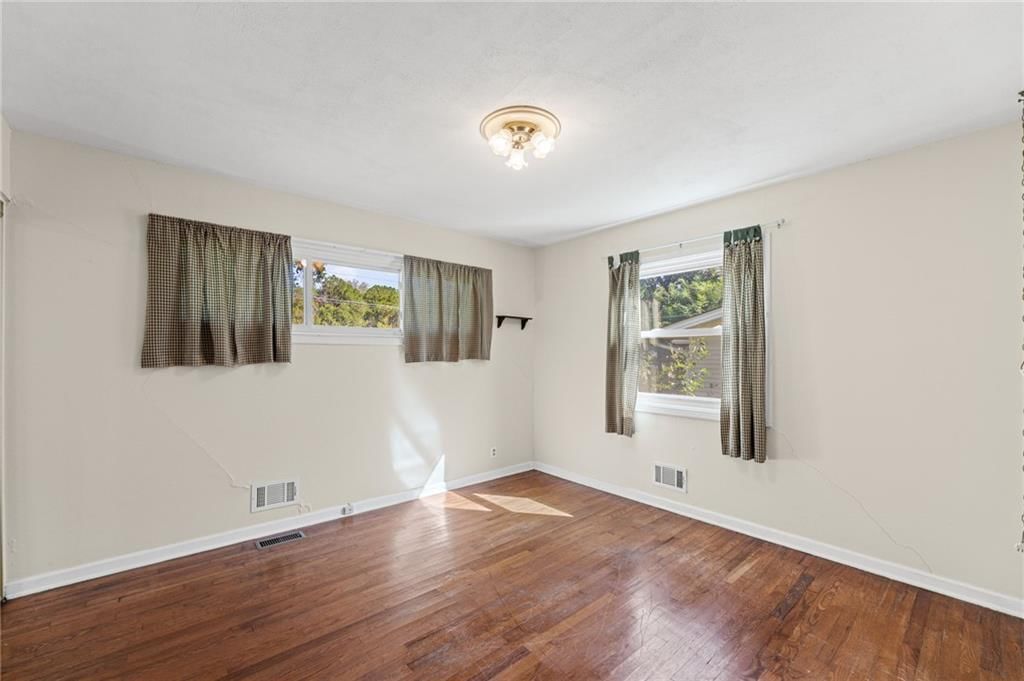 Photo 14 of 23 - 5718 W 75th Terrace, Prairie Village, KS 66208